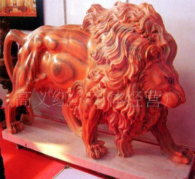 石獅子的藝術之旅——從傳統(tǒng)持獸到歐式雕塑的文化融合